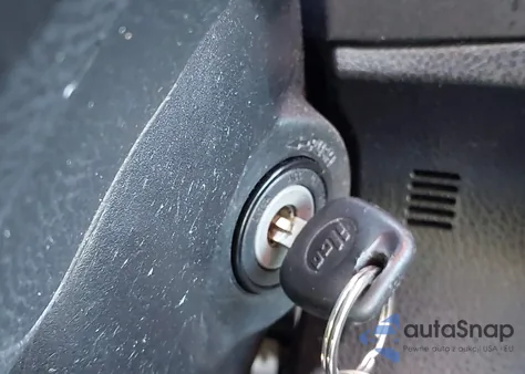 2015 Toyota Corolla L z USA, uszkodzony, nr VIN 2T1BURHE8FC299933